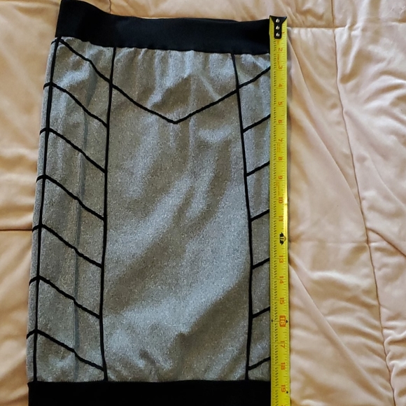 Arden B Dresses & Skirts - Form fitting skirt